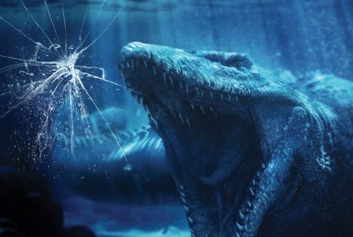 Mosasauraus in Aquarium Observatory Tank-Jurassic World-The Ride at USH (logo) (1)s