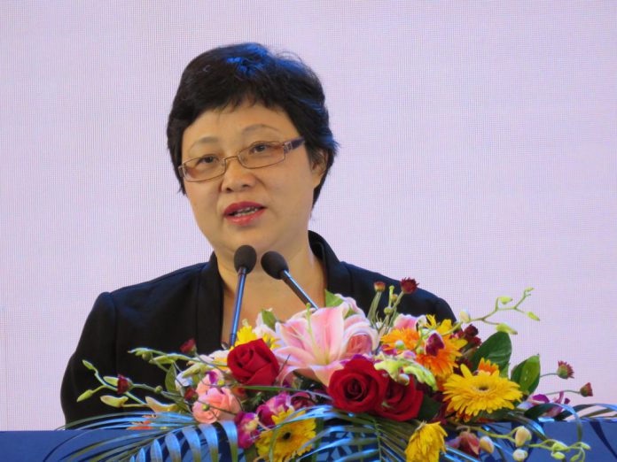 厦门市会议展览事务局副局长杨少菁