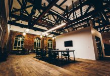 精心设计小型会议细节 促进更深互动与长久成果